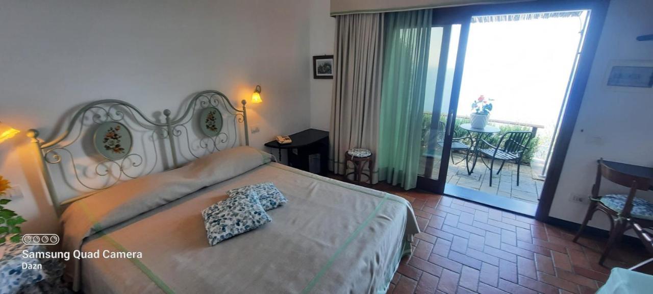 Hotel La Giada Del Mesco 레반토 외부 사진