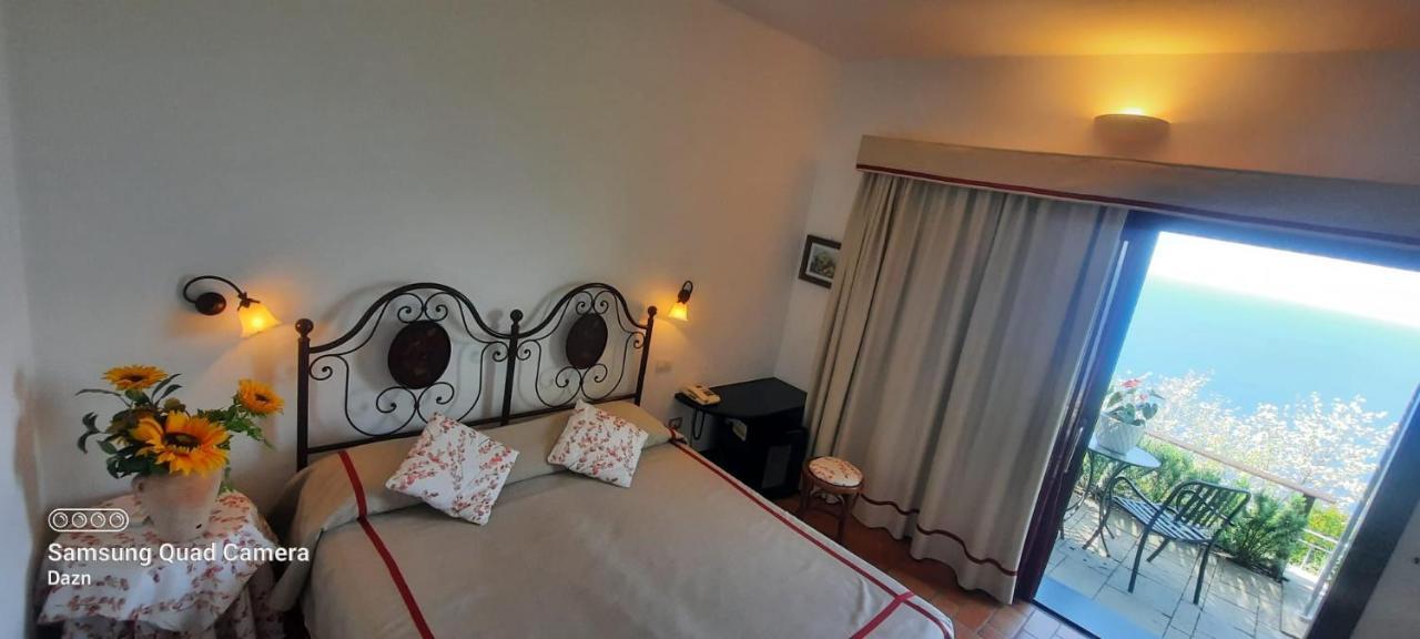 Hotel La Giada Del Mesco 레반토 외부 사진